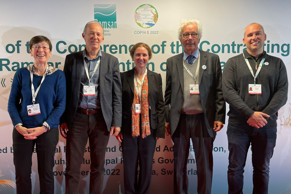 Mme Flore Lafaye de Micheaux (au centre) pendant la COP14 de la convention de Ramsar (5-13 novembre 2022)