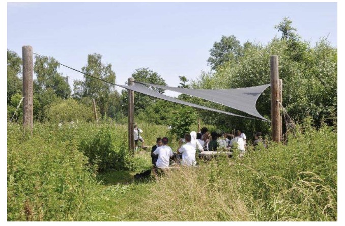 Espace pique-nique – Maison de la Nature. ©Nadia Aubry